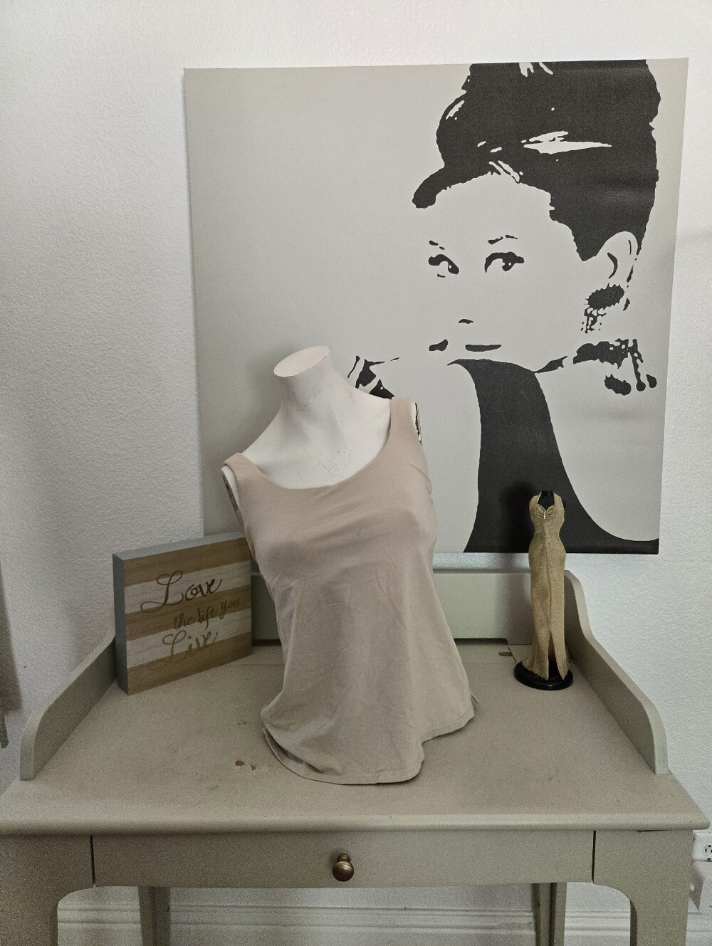 NWT Slolutions Shapewear Women’s Scoop Neck Tank Top — Cream Size 38C